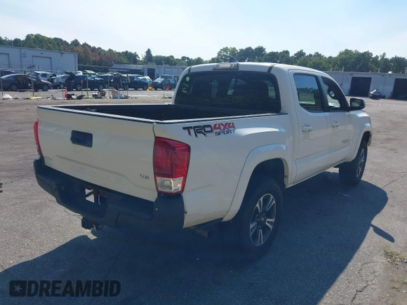 2017 Toyota Tacoma SR5 z VIN 3TMCZ5AN7HM065835, wystawiony jako IAAI lot #40250247 z przebiegiem 221 022 mil mil oraz . Historia ofert i sprzedaży dostępna na DreamBid. Obrazek 4.