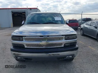2003 Chevrolet Suburban Z71 with VIN 3GNFK16Z33G170733, listed as a IAAI auction lot 41741020 with 204,544 mi miles. Bid and sale history available at carsss.com. Image 12.