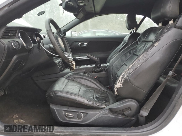 2015 Ford Mustang V6 z VIN 1FATP8EM8F5393122, wystawiony jako Copart lot #47293025 z przebiegiem 150 046 mil mil oraz Szkoda całkowita • Salvage title. Historia ofert i sprzedaży dostępna na DreamBid. Obrazek 7.