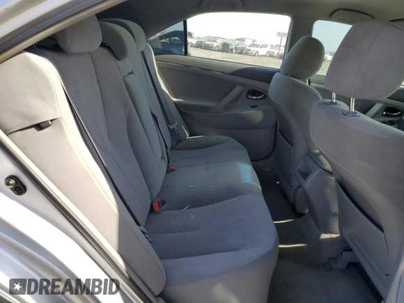 2010 Toyota Camry z VIN 4T1BF3EK0AU006776, wystawiony jako Copart lot #58246615 z przebiegiem 222 002 mil mil oraz Szkoda całkowita • Salvage title. Historia ofert i sprzedaży dostępna na DreamBid. Obrazek 10.
