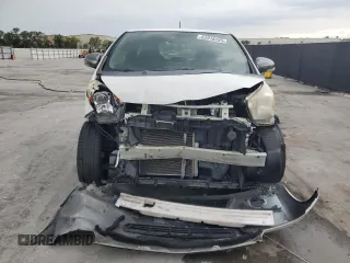 2013 Scion iQ with VIN JTNJJXB01DJ022687, listed as a Copart auction lot 61918195 with 117,483 mi miles and Salvage title. Bid and sale history available at DreamBid. Image 5.