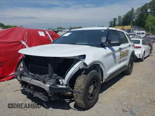 2020 Ford Police Interceptor Utility z VIN 1FM5K8AB3LGC92541, wystawiony jako IAAI lot #41968483 z przebiegiem 82 913 mil mil oraz . Historia ofert i sprzedaży dostępna na DreamBid. Obrazek 2.