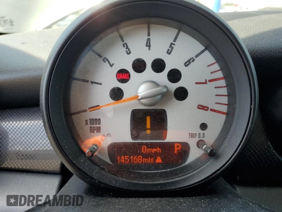 2011 MINI Hardtop S z VIN WMWSV3C50BTY11900, wystawiony jako Copart lot #58225085 z przebiegiem 145 168 mil mil oraz Tytuł czysty. Historia ofert i sprzedaży dostępna na DreamBid. Obrazek 9.
