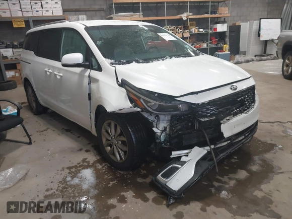 2019 Kia Sedona LX with VIN KNDMB5C11K6500813, listed as a IAAI auction lot 41570570 with 104,480 mi miles. Bid and sale history available at carsss.com. Image 6.