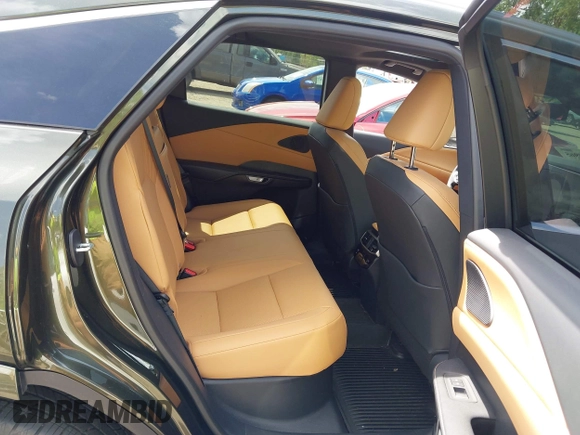 2025 Lexus RX 350 z VIN 2T2BAMCA7SC098174, wystawiony jako IAAI lot #42294965 z przebiegiem 3 845 mil mil oraz . Historia ofert i sprzedaży dostępna na DreamBid. Obrazek 8.