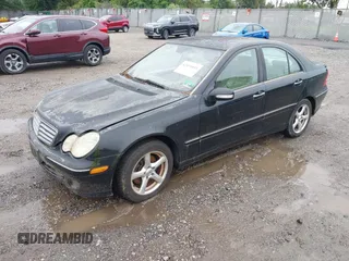 2007 Mercedes-Benz C 280 Luxury z VIN WDBRF92H07F920830, wystawiony jako IAAI lot #42471033 z przebiegiem 152 640 mil mil oraz . Historia ofert i sprzedaży dostępna na DreamBid. Obrazek 2.