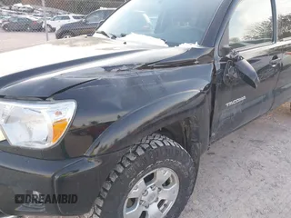 2013 Toyota Tacoma z VIN 3TMLU4EN7DM128414, wystawiony jako IAAI lot #41527647 z przebiegiem 112 097 mil mil oraz . Historia ofert i sprzedaży dostępna na DreamBid. Obrazek 6.