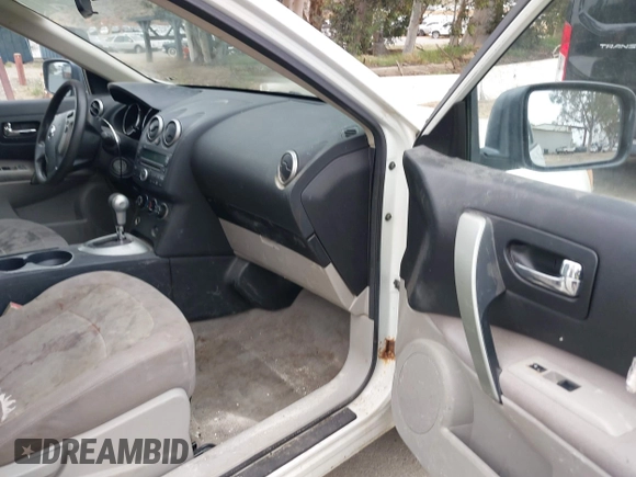 2010 Nissan Rogue S with VIN JN8AS5MT3AW025137, listed as a IAAI auction lot 42088151 with 214,730 mi miles and . Bid and sale history available at carsss.com. Image 5.