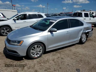 2015 Volkswagen Jetta SE z VIN 3VWD07AJ6FM232171, wystawiony jako Copart lot #62503115 z przebiegiem 82 745 mil mil oraz Szkoda całkowita • Salvage title. Historia ofert i sprzedaży dostępna na DreamBid. Obrazek 1.