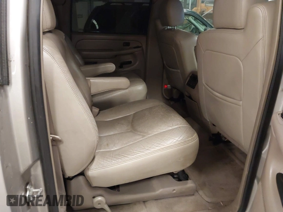 2004 Chevrolet Suburban Z71 with VIN 3GNFK16T24G213519, listed as a IAAI auction lot 41552418 with 244,017 mi miles. Bid and sale history available at carsss.com. Image 8.