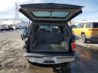 1998 Ford Explorer XL z VIN 1FMZU34E0WZA15570, wystawiony jako Copart lot #46279915 z przebiegiem 226 120 mil mil oraz Szkoda całkowita • Salvage title. Historia ofert i sprzedaży dostępna na DreamBid. Obrazek 6.