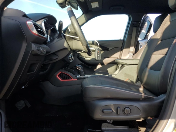 2023 Chevrolet TrailBlazer RS with VIN KL79MTSLXPB113843, listed as a Copart auction lot 49400855 with 27,595 mi miles and Salvage Title. Bid and sale history available at DreamBid. Image 7.