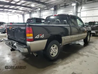 2000 Chevrolet Silverado 1500 LT with VIN 1GCEK19T7YE229468, listed as a Copart auction lot 47787025 with 118,758 mi miles and Salvage Title. Bid and sale history available at DreamBid. Image 3.