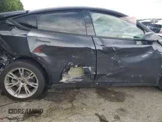 2024 Tesla Model Y Long Range с VIN 7SAYGDEE7RA271520, выставлен на аукционе Copart как лот 56526025 с пробегом 28 745 миль миль и Списание • Salvage title. История ставок и продаж доступна на DreamBid. Изображение 11.