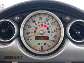 2006 MINI Hardtop с VIN WMWRC33536TJ74995, выставлен на аукционе IAAI как лот 42339671 с пробегом 219 625 миль миль и . История ставок и продаж доступна на DreamBid. Изображение 7.