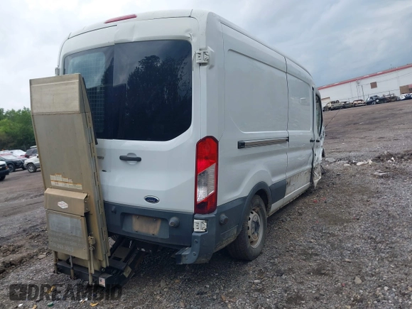 2017 Ford Transit с VIN 1FTYR2CM8HKB32488, выставлен на аукционе IAAI как лот 41982742 с пробегом 235 114 миль миль и . История ставок и продаж доступна на DreamBid. Изображение 4.