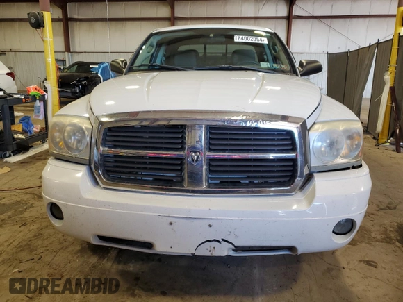 2007 Dodge Dakota SLT with VIN 1D7HW48K97S141569, listed as a Copart auction lot 84002054 with 204,019 mi miles and Salvage Title. Bid and sale history available at carsss.com. Image 5.
