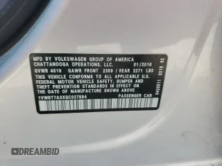 2016 Volkswagen Passat SE z VIN 1VWBT7A3XGC027584, wystawiony jako Copart lot #60822425 z przebiegiem 109 810 mil mil oraz Czysty tytuł • Clean title. Historia ofert i sprzedaży dostępna na DreamBid. Obrazek 12.