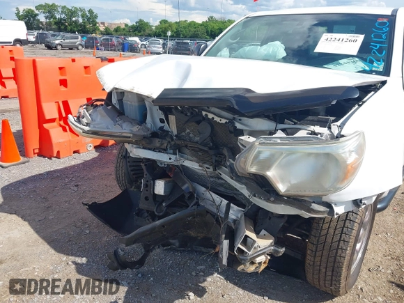 2013 Toyota Tacoma z VIN 5TFNX4CN1DX018438, wystawiony jako IAAI lot #42241260 z przebiegiem 55 253 mil mil oraz . Historia ofert i sprzedaży dostępna na DreamBid. Obrazek 6.