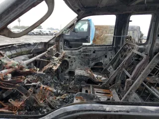 2003 Ford F-350 XL с VIN 1FTWX33P43EC13685, выставлен на аукционе Copart как лот 84529704 с пробегом Не указан миль и На запчасти • Non repairable. История ставок и продаж доступна на DreamBid. Изображение 7.
