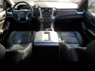 2015 Chevrolet Tahoe LT z VIN 1GNSKBKC6FR612639, wystawiony jako Copart lot #55512645 z przebiegiem 211 510 mil mil oraz Czysty tytuł • Clean title. Historia ofert i sprzedaży dostępna na DreamBid. Obrazek 8.