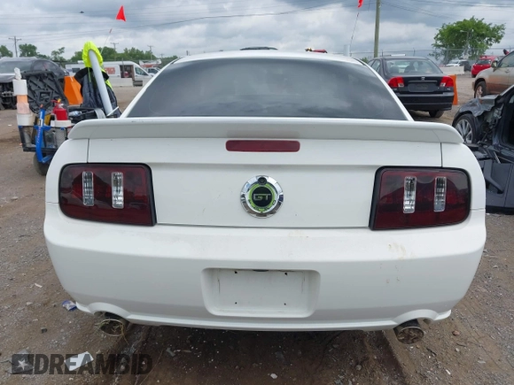 2008 Ford Mustang GT Deluxe с VIN 1ZVHT82H185196893, выставлен на аукционе IAAI как лот 42497243 с пробегом Не указан миль и . История ставок и продаж доступна на DreamBid. Изображение 15.