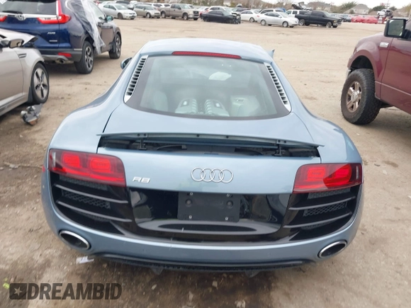 2011 Audi R8 5.2L z VIN WUAANAFG1BN000341, wystawiony jako IAAI lot #41330621 z przebiegiem 52 555 mil mil oraz . Historia ofert i sprzedaży dostępna na DreamBid. Obrazek 15.