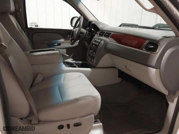 2013 GMC Sierra 1500 SLT with VIN 3GTP2WE76DG197565, listed as a IAAI auction lot 41344388 with 134,972 mi miles. Bid and sale history available at carsss.com. Image 5.