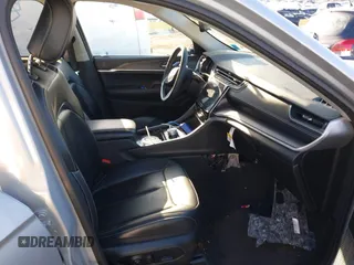 2023 Jeep Grand Cherokee Limited z VIN 1C4RJHBG4PC586661, wystawiony jako IAAI lot #41069064 z przebiegiem 22 209 mil mil oraz . Historia ofert i sprzedaży dostępna na DreamBid. Obrazek 5.