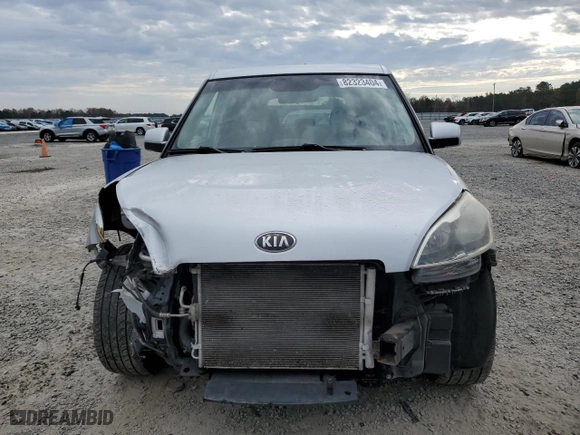 2013 Kia Soul with VIN KNDJT2A58D7760384, listed as a Copart auction lot 82323404 with 68,819 mi miles and Salvage Title. Bid and sale history available at carsss.com. Image 5.