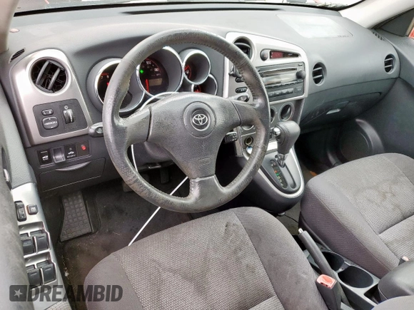 2006 Toyota Matrix STD z VIN 2T1KR32E66C559768, wystawiony jako Copart lot #58638015 z przebiegiem 225 534 mil mil oraz Tytuł czysty. Historia ofert i sprzedaży dostępna na DreamBid. Obrazek 8.