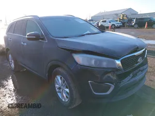 2017 Kia Sorento LX V6 with VIN 5XYPG4A58HG290425, listed as a IAAI auction lot 41841462 with 129,314 mi miles. Bid and sale history available at carsss.com. Image 1.