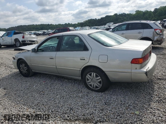 2001 Toyota Camry CE z VIN 4T1BG22K91U053266, wystawiony jako Copart lot #56991785 z przebiegiem 130 502 mil mil oraz Szkoda całkowita • Salvage title. Historia ofert i sprzedaży dostępna na DreamBid. Obrazek 2.
