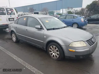 2002 Volkswagen Passat GLS with VIN WVWPD63B22P290089, listed as a IAAI auction lot 41460913 with 1 mi miles. Bid and sale history available at carsss.com. Image 1.
