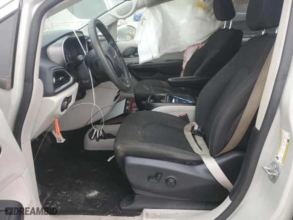 2020 Chrysler Pacifica Touring with VIN 2C4RC1FG5LR152522, listed as a Copart auction lot 47253245 with 43,020 mi miles and Salvage Title. Bid and sale history available at carsss.com. Image 7.
