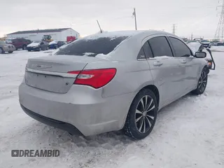 2012 Chrysler 200 S with VIN 1C3CCBHG7CN126725, listed as a IAAI auction lot 41313076 with 101,150 mi miles. Bid and sale history available at carsss.com. Image 4.