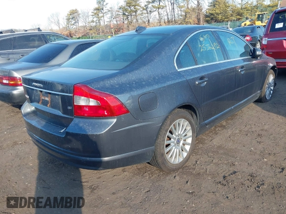 2007 Volvo S80 I6 with VIN YV1AS982971046241, listed as a IAAI auction lot 41713105 with 999,999 mi miles. Bid and sale history available at carsss.com. Image 4.