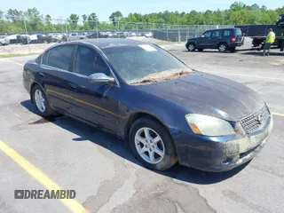 2006 Nissan Altima 2.5 S with VIN 1N4AL11D66C168564, listed as a IAAI auction lot 42038146 with 122,658 mi miles. Bid and sale history available at carsss.com. Image 1.