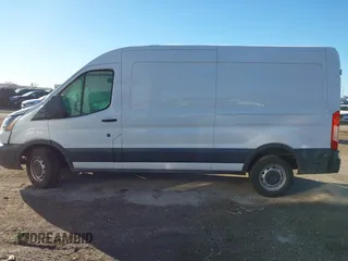 2017 Ford Transit z VIN 1FTYR2CMXHKA39469, wystawiony jako IAAI lot #41052341 z przebiegiem 153 613 mil mil oraz . Historia ofert i sprzedaży dostępna na DreamBid. Obrazek 14.