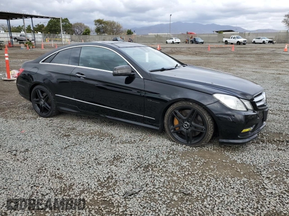 2013 Mercedes-Benz E 550 z VIN WDDKJ7DB8DF202295, wystawiony jako Copart lot #47664525 z przebiegiem 150 329 mil mil oraz Szkoda całkowita • Salvage title. Historia ofert i sprzedaży dostępna na DreamBid. Obrazek 4.