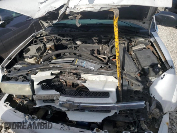 2003 Chevrolet Blazer LS z VIN 1GNDT13X53K143582, wystawiony jako Copart lot #43218675 z przebiegiem 182 827 mil mil oraz Szkoda całkowita • Salvage title. Historia ofert i sprzedaży dostępna na DreamBid. Obrazek 12.