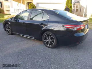 2018 Toyota Camry LE with VIN JTNB11HK9J3015903, listed as a IAAI auction lot 41949640 with 82,161 mi miles. Bid and sale history available at carsss.com. Image 3.