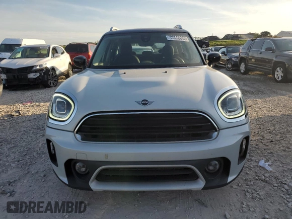 2022 MINI Countryman Cooper with VIN WMZ43BR00N3N70142, listed as a Copart auction lot 86846004 with 38,921 mi miles and Clean title. Bid and sale history available at DreamBid. Image 5.