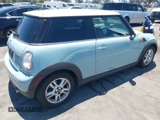 2012 MINI Hardtop with VIN WMWSU3C53CT541677, listed as a IAAI auction lot 42599172 with 161,995 mi miles and . Bid and sale history available at DreamBid. Image 4.
