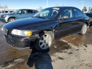 2005 Volvo S60 with VIN YV1RH592852481400, listed as a Copart auction lot 83910214 with 157,781 mi miles and Salvage Title. Bid and sale history available at carsss.com. Image 1.