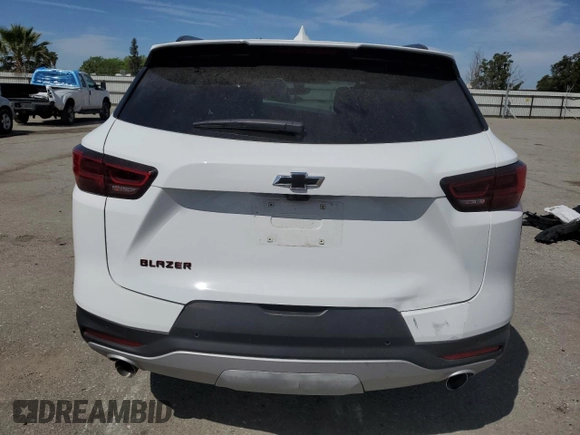 2024 Chevrolet Blazer LT z VIN 3GNKBDRS1RS219190, wystawiony jako Copart lot #53157555 z przebiegiem 13 013 mil mil oraz Szkoda całkowita • Salvage title. Historia ofert i sprzedaży dostępna na DreamBid. Obrazek 6.