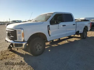 2023 Ford Super Duty F-250 SRW XL with VIN 1FT7W2BA3PEE18810, listed as a Copart auction lot 42390845 with 59,286 mi miles and Salvage Title. Bid and sale history available at carsss.com. Image 1.