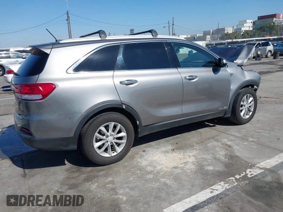 2018 Kia Sorento LX V6 with VIN 5XYPGDA57JG344609, listed as a IAAI auction lot 41626989 with 1 mi miles. Bid and sale history available at carsss.com. Image 4.