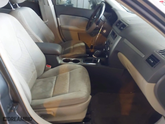 2012 Ford Fusion SE with VIN 3FAHP0HA9CR325249, listed as a IAAI auction lot 41803339 with 203,650 mi miles. Bid and sale history available at carsss.com. Image 5.
