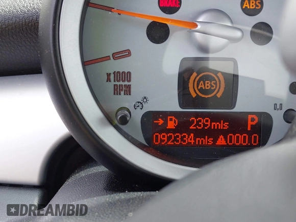 2009 MINI Hardtop with VIN WMWMF33579TT69729, listed as a IAAI auction lot 42116873 with 92,334 mi miles and . Bid and sale history available at DreamBid. Image 7.